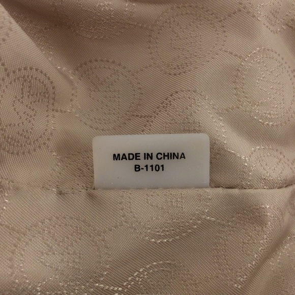 Michael Michael Kors Gold Leather Shoulder Bag - Picture 3 of 9